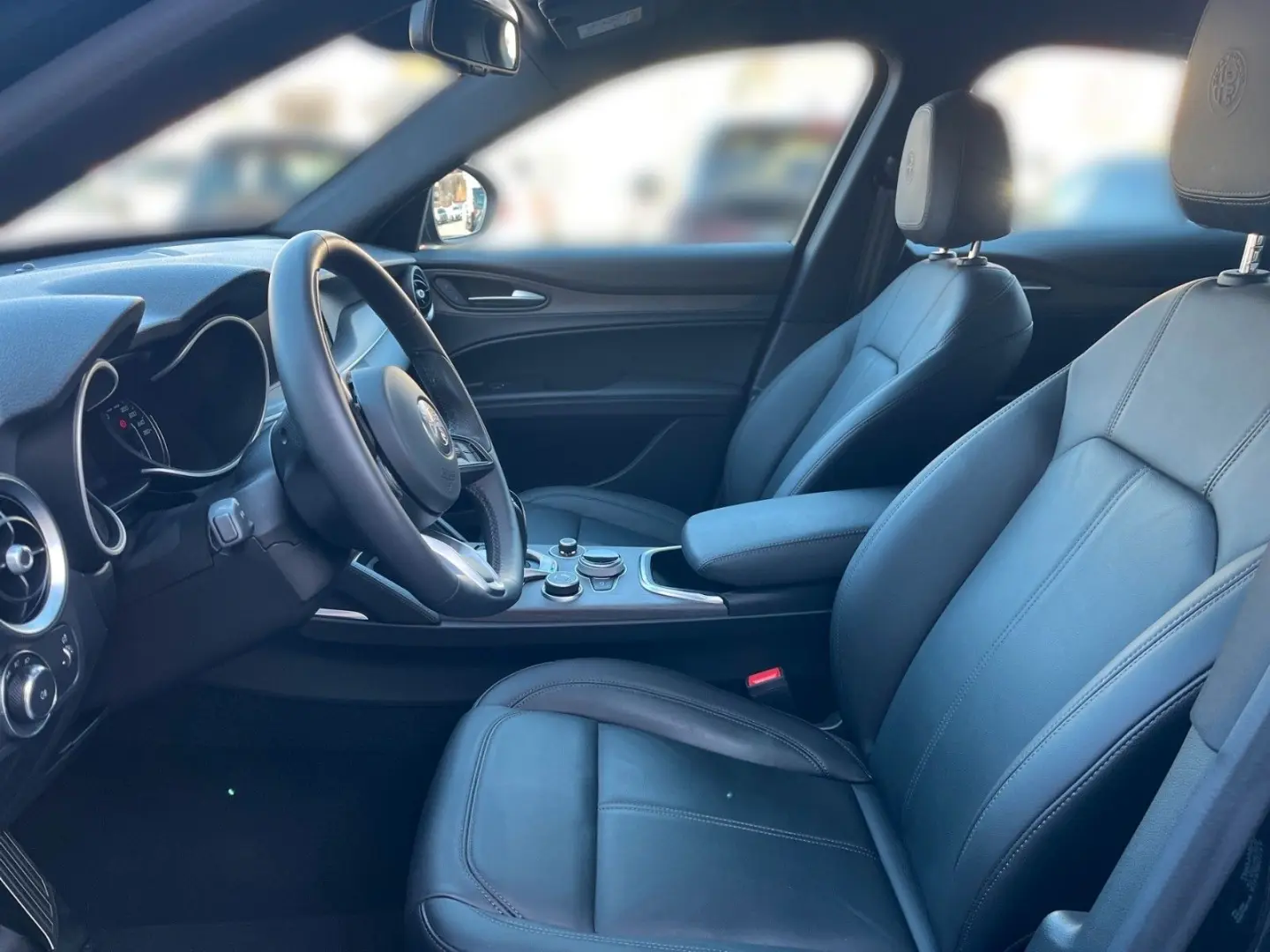 Stelvio TI 2.0 AT8 16V 280 PS AT8 Q4 NAVI/ASSIST