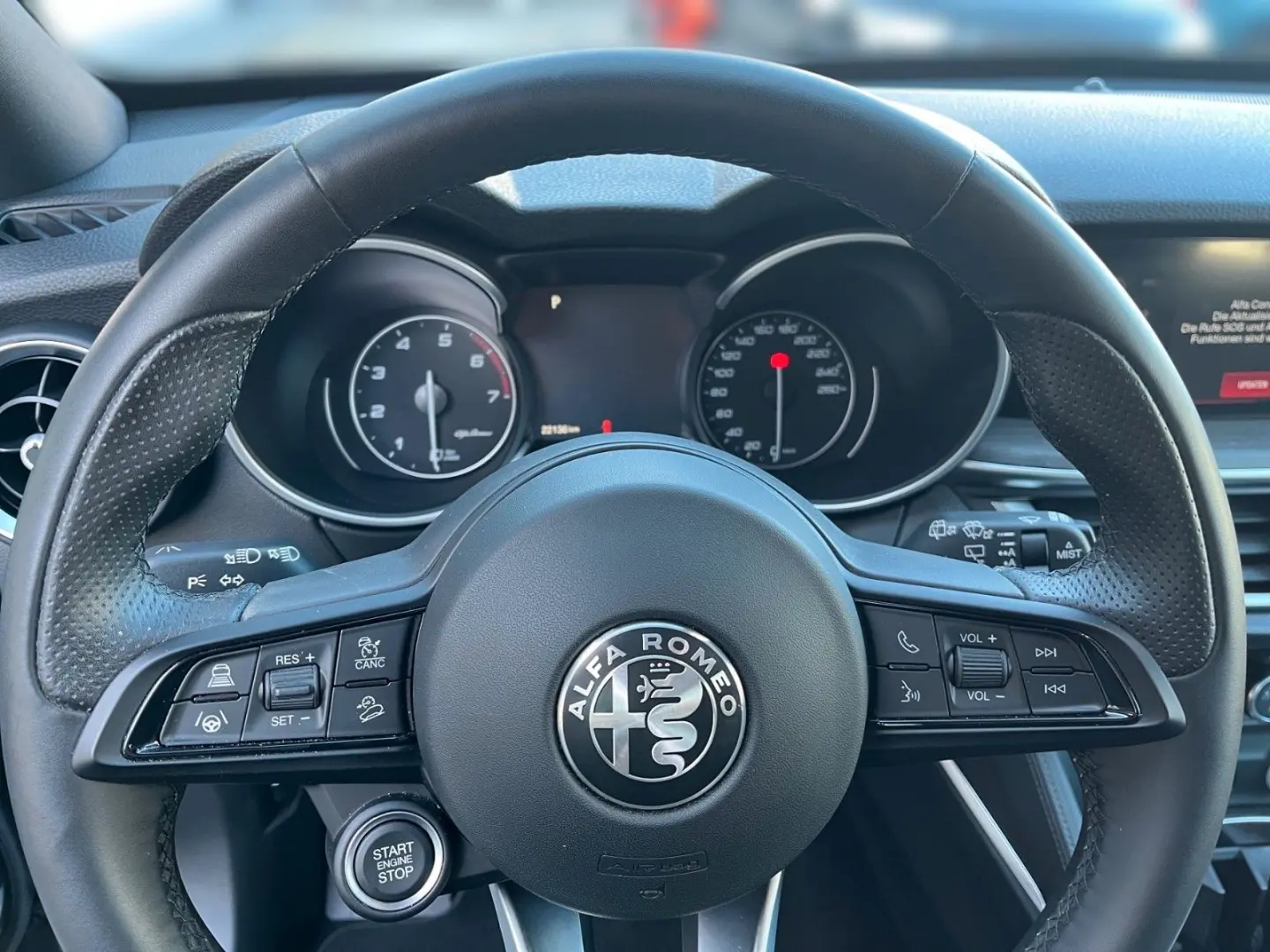 Stelvio TI 2.0 AT8 16V 280 PS AT8 Q4 NAVI/ASSIST