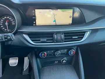 Stelvio TI 2.0 AT8 16V 280 PS AT8 Q4 NAVI/ASSIST