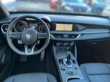 Stelvio TI 2.0 AT8 16V 280 PS AT8 Q4 NAVI/ASSIST