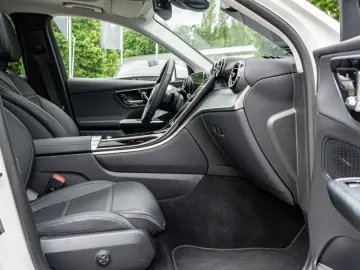 GLC 220 d 4M Avantgarde/LED/Cam/Pano/AHK/Memo/18
