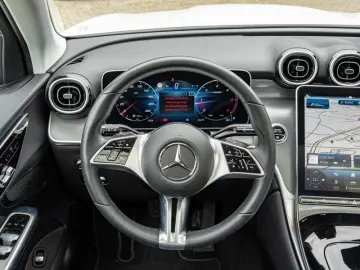 GLC 220 d 4M Avantgarde/LED/Cam/Pano/AHK/Memo/18