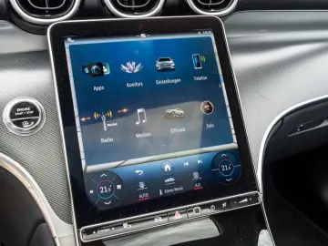 GLC 220 d 4M Avantgarde/LED/Cam/Pano/AHK/Memo/18