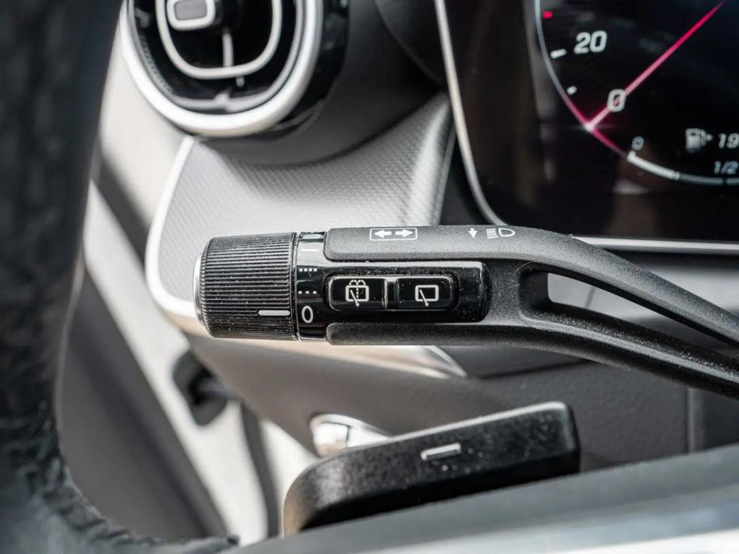 GLC 220 d 4M Avantgarde/LED/Cam/Pano/AHK/Memo/18