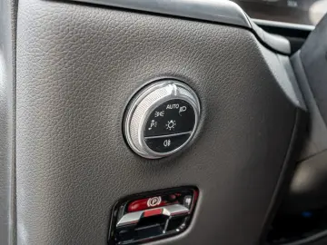 GLC 220 d 4M Avantgarde/LED/Cam/Pano/AHK/Memo/18