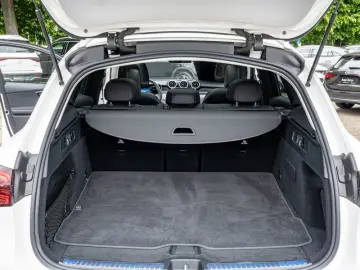 GLC 220 d 4M Avantgarde/LED/Cam/Pano/AHK/Memo/18