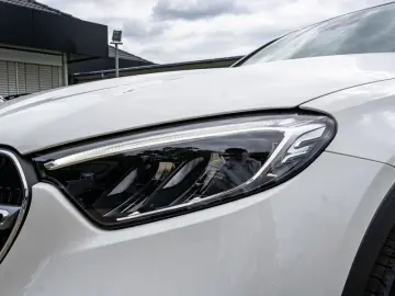 GLC 220 d 4M Avantgarde/LED/Cam/Pano/AHK/Memo/18