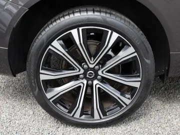 XC60 B4 R-Design SHZ NAVI W-LAN FACEL. LED 360°