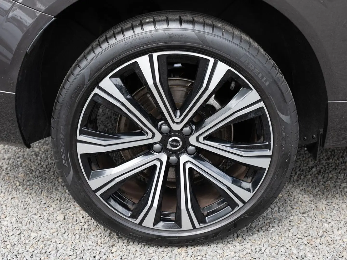 XC60 B4 R-Design SHZ NAVI W-LAN FACEL. LED 360°