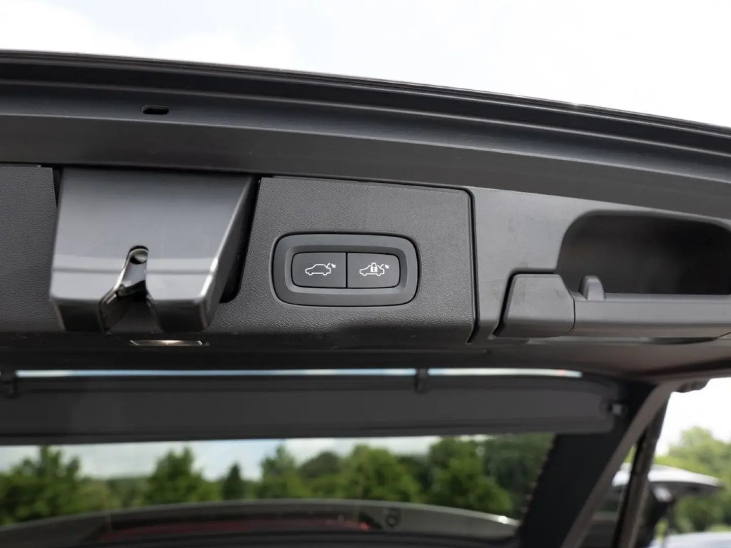 XC60 B4 R-Design SHZ NAVI W-LAN FACEL. LED 360°