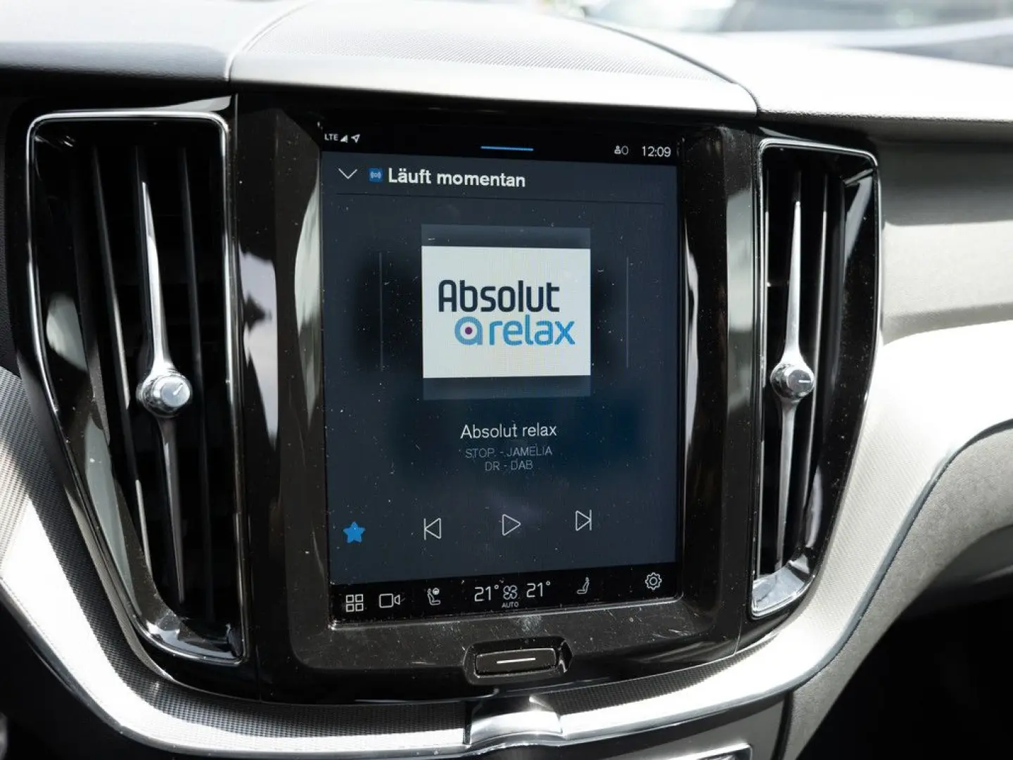 XC60 B4 R-Design SHZ NAVI W-LAN FACEL. LED 360°