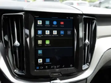 XC60 B4 R-Design SHZ NAVI W-LAN FACEL. LED 360°