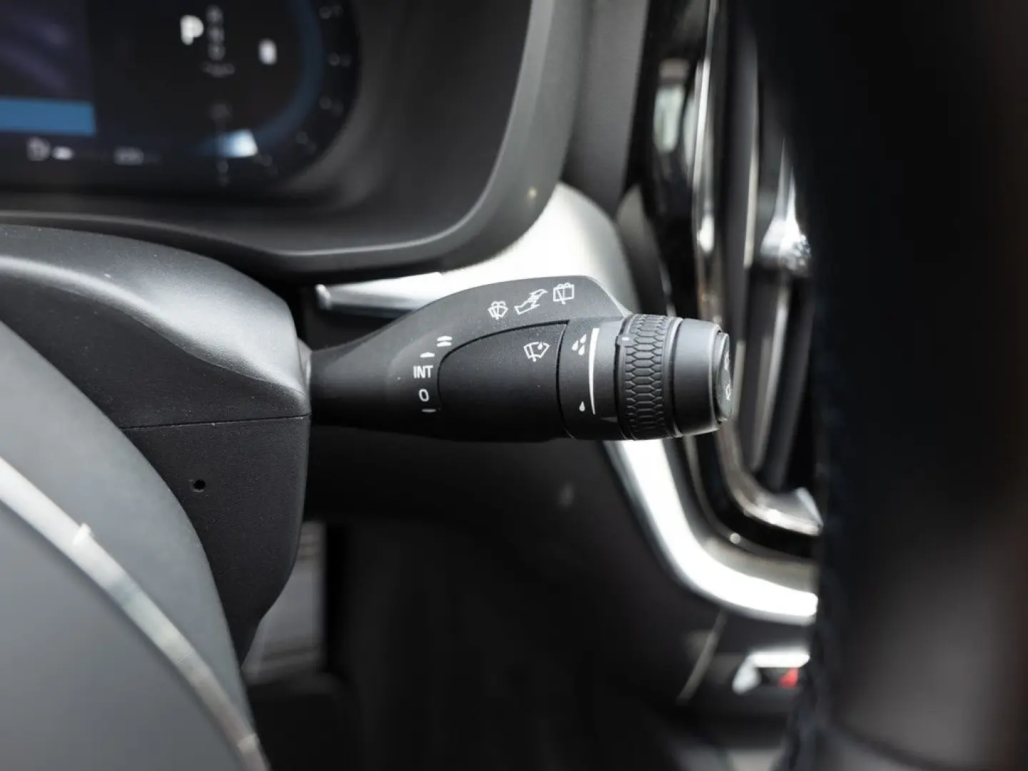 XC60 B4 R-Design SHZ NAVI W-LAN FACEL. LED 360°
