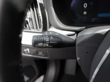 XC60 B4 R-Design SHZ NAVI W-LAN FACEL. LED 360°