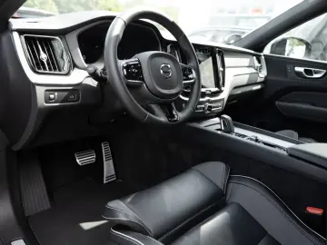 XC60 B4 R-Design SHZ NAVI W-LAN FACEL. LED 360°