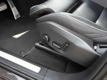 XC60 B4 R-Design SHZ NAVI W-LAN FACEL. LED 360°