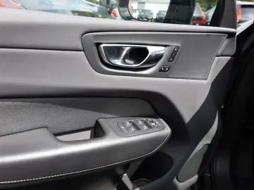 XC60 B4 R-Design SHZ NAVI W-LAN FACEL. LED 360°