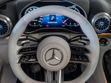 Mercedes-Benz SL 63 AMG 750 BRABUS ROADSTER CARBON