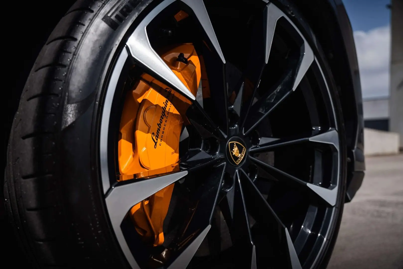 Urus Grigio Keres / Carbon / 360 