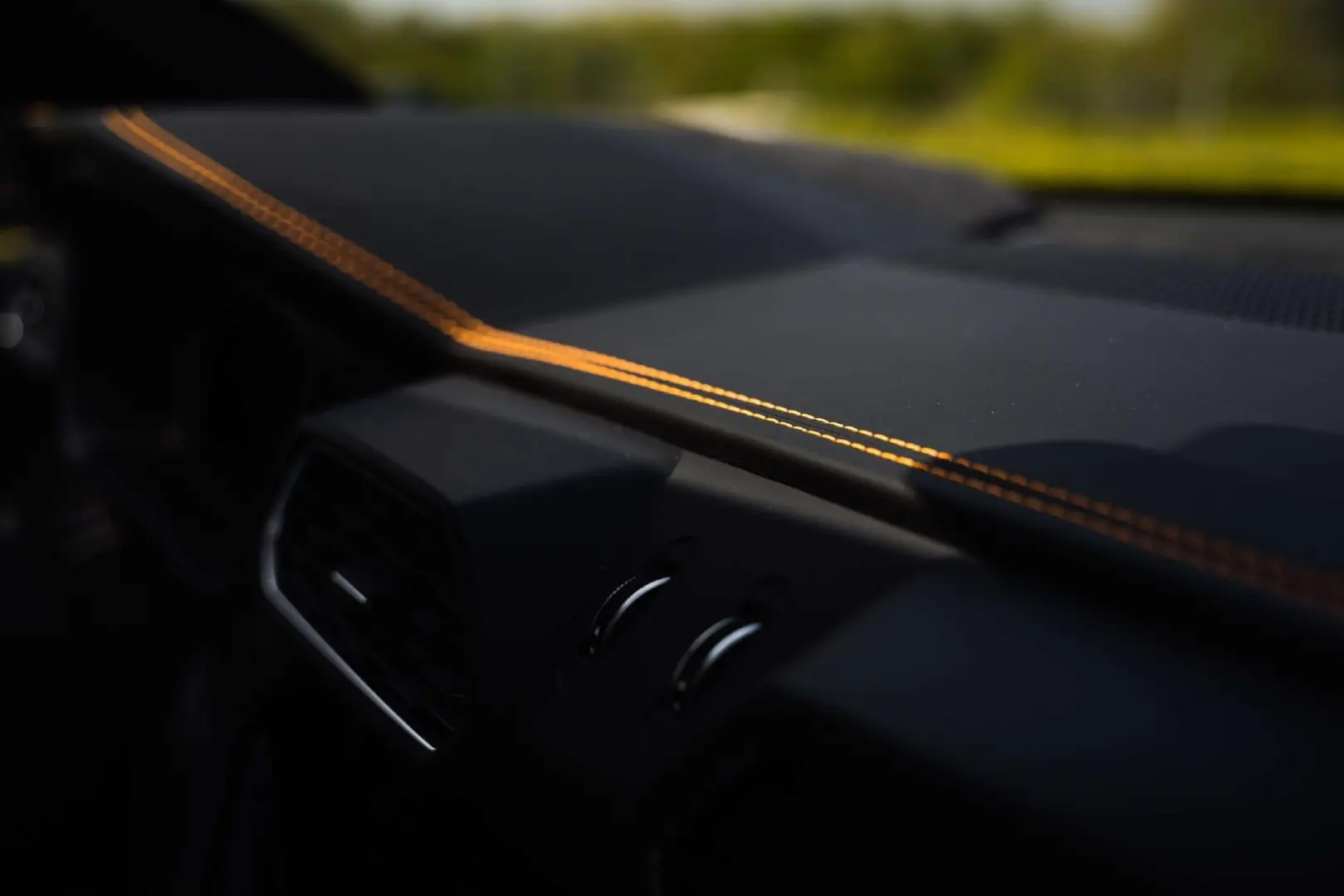 Urus Grigio Keres / Carbon / 360 