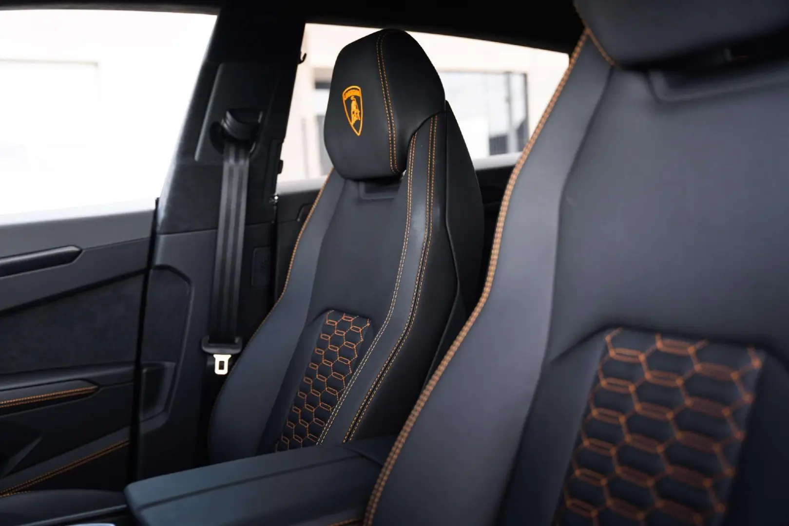 Urus Grigio Keres / Carbon / 360 