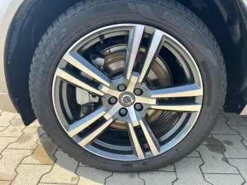 XC60 T8 Hybrid AWD Plus Dark *NAVI*360°KA*Harman