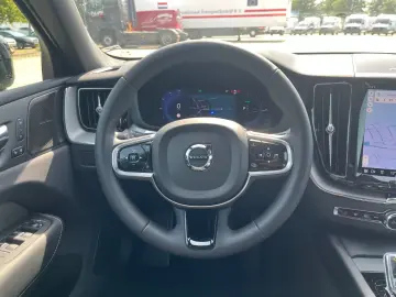 XC60 T8 Hybrid AWD Plus Dark *NAVI*360°KA*Harman