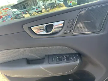 XC60 T8 Hybrid AWD Plus Dark *NAVI*360°KA*Harman