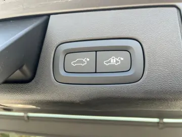 XC60 T8 Hybrid AWD Plus Dark *NAVI*360°KA*Harman