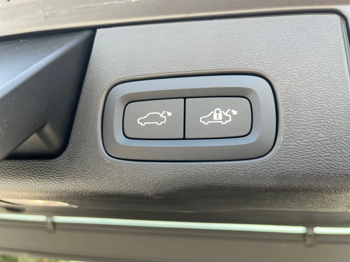 XC60 T8 Hybrid AWD Plus Dark *NAVI*360°KA*Harman
