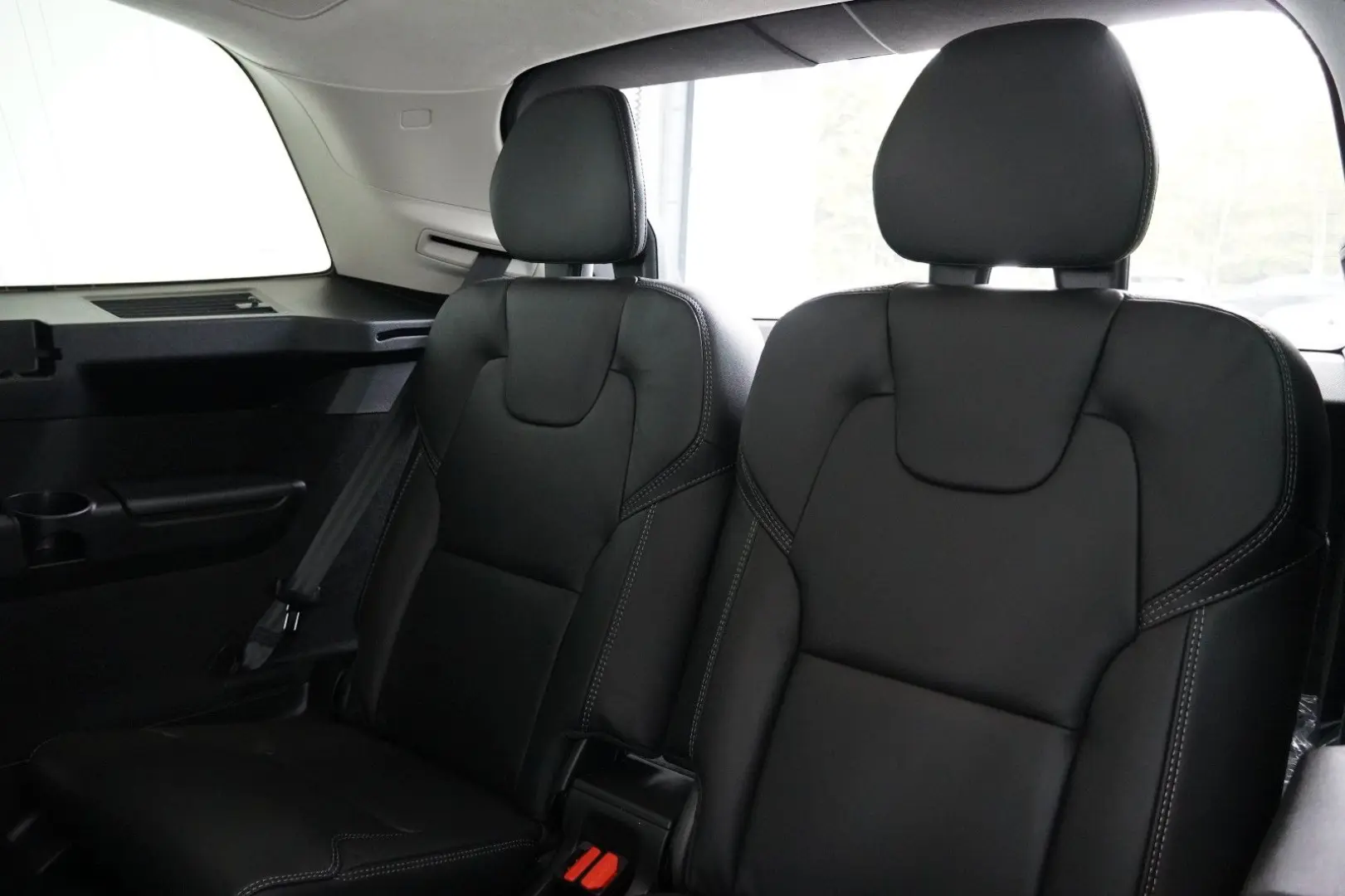 XC90 T8 Ultra Dark Recharge Plug-In Hybrid AWD