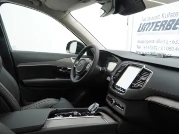 XC90 T8 Ultra Dark Recharge Plug-In Hybrid AWD