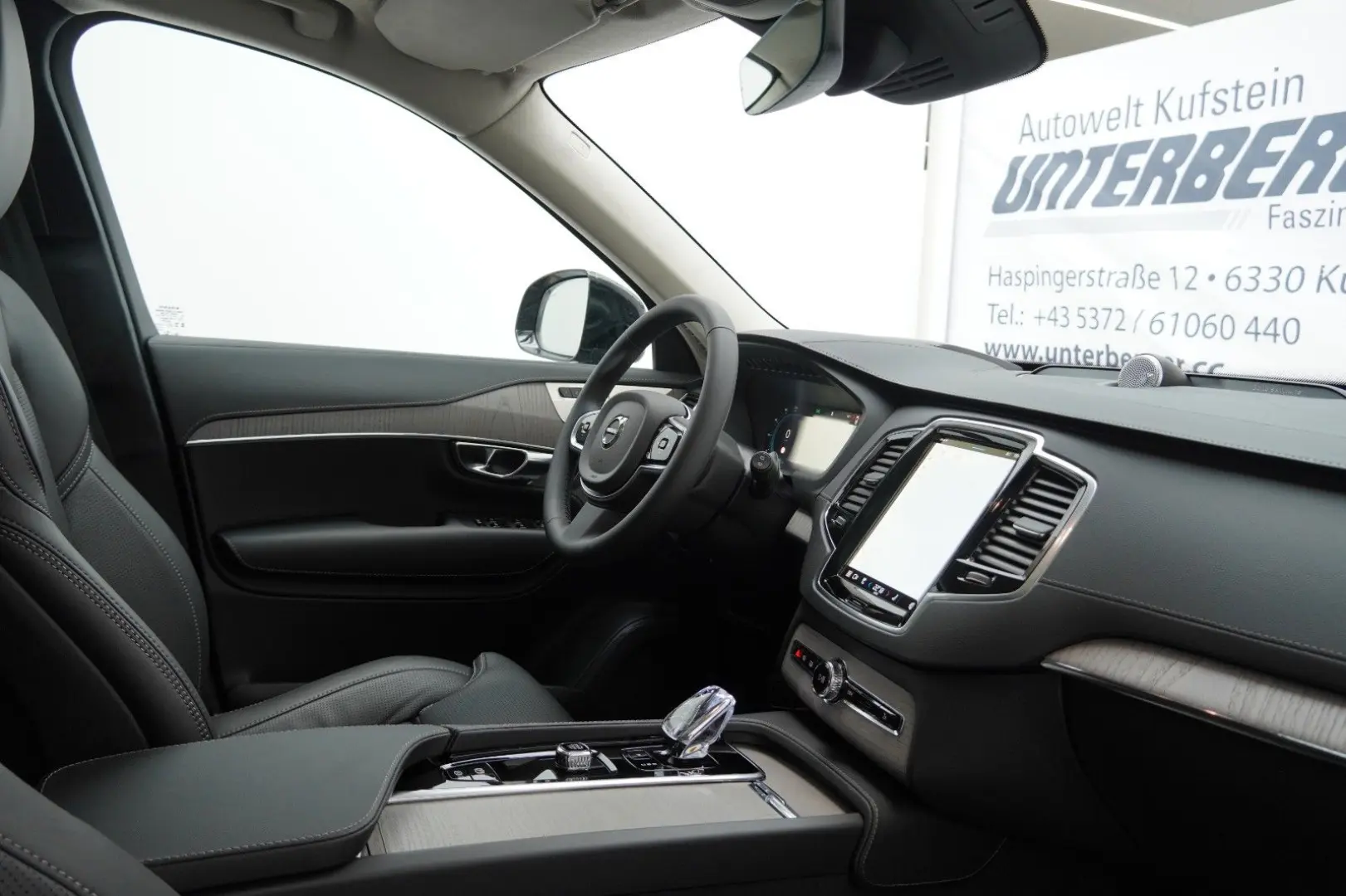 XC90 T8 Ultra Dark Recharge Plug-In Hybrid AWD