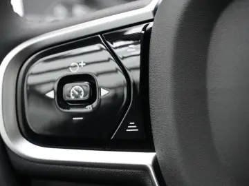 XC90 T8 Ultra Dark Recharge Plug-In Hybrid AWD