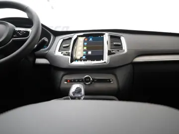 XC90 T8 Ultra Dark Recharge Plug-In Hybrid AWD