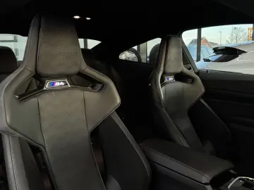 M4 Competition Carbon Schalensitze