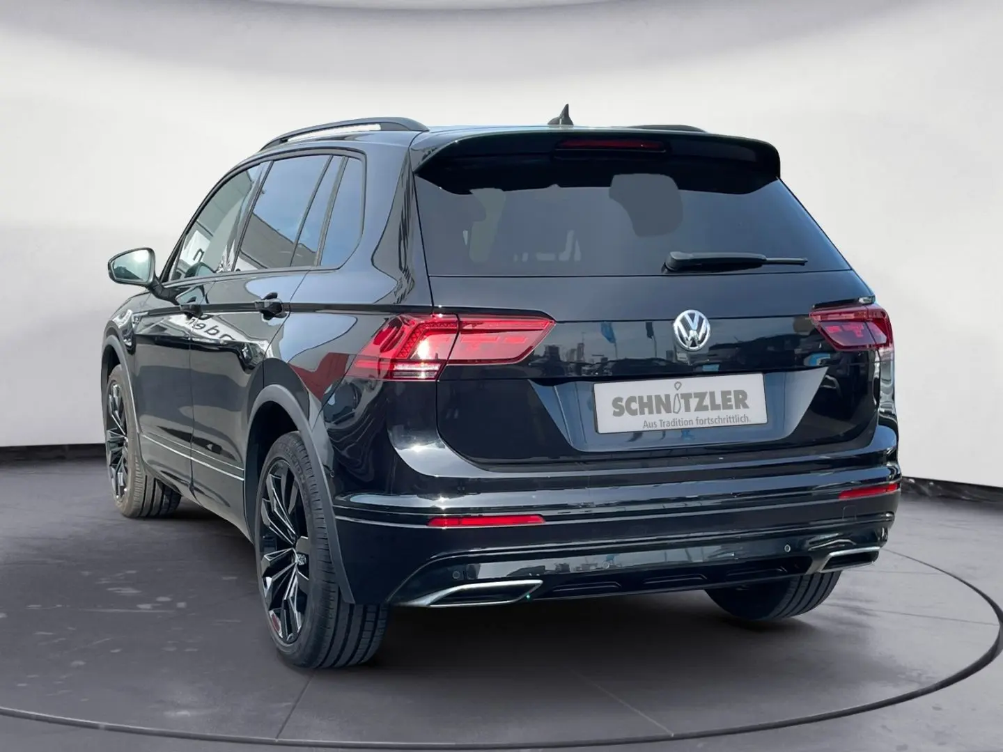 Tiguan R-Line Black Style 2.0 TSI LED/NAVI/STHZ/