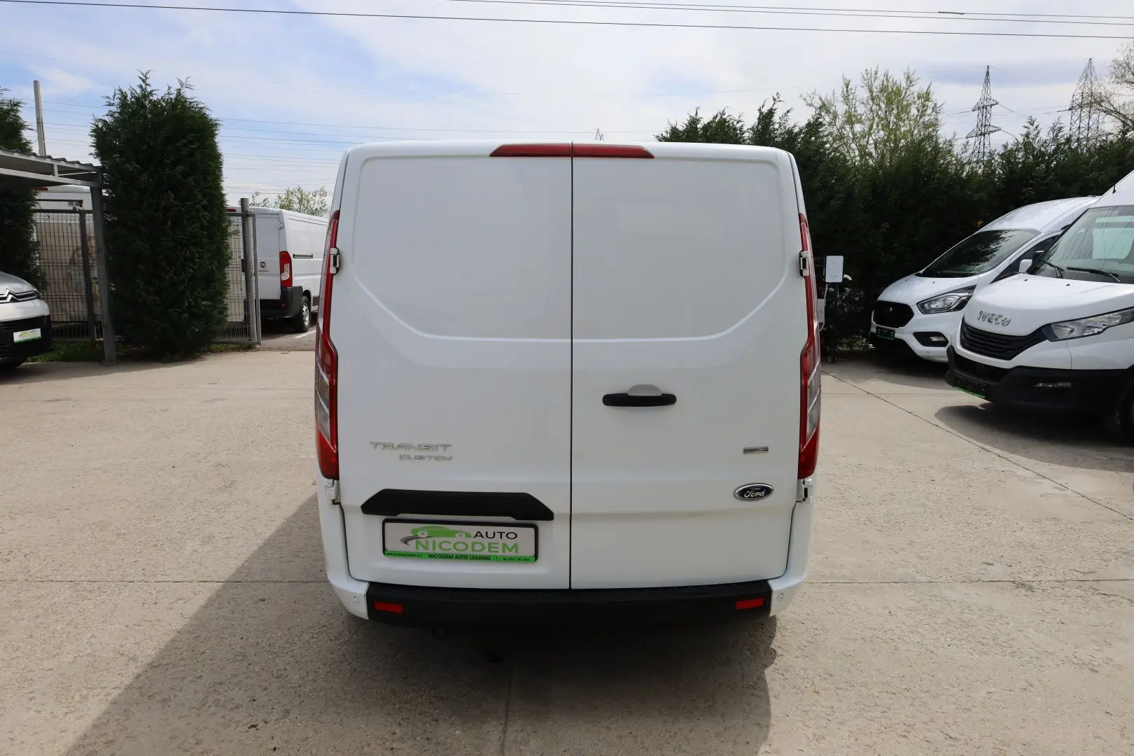 FORD TRANSIT CUSTOM L2H1 2.0D