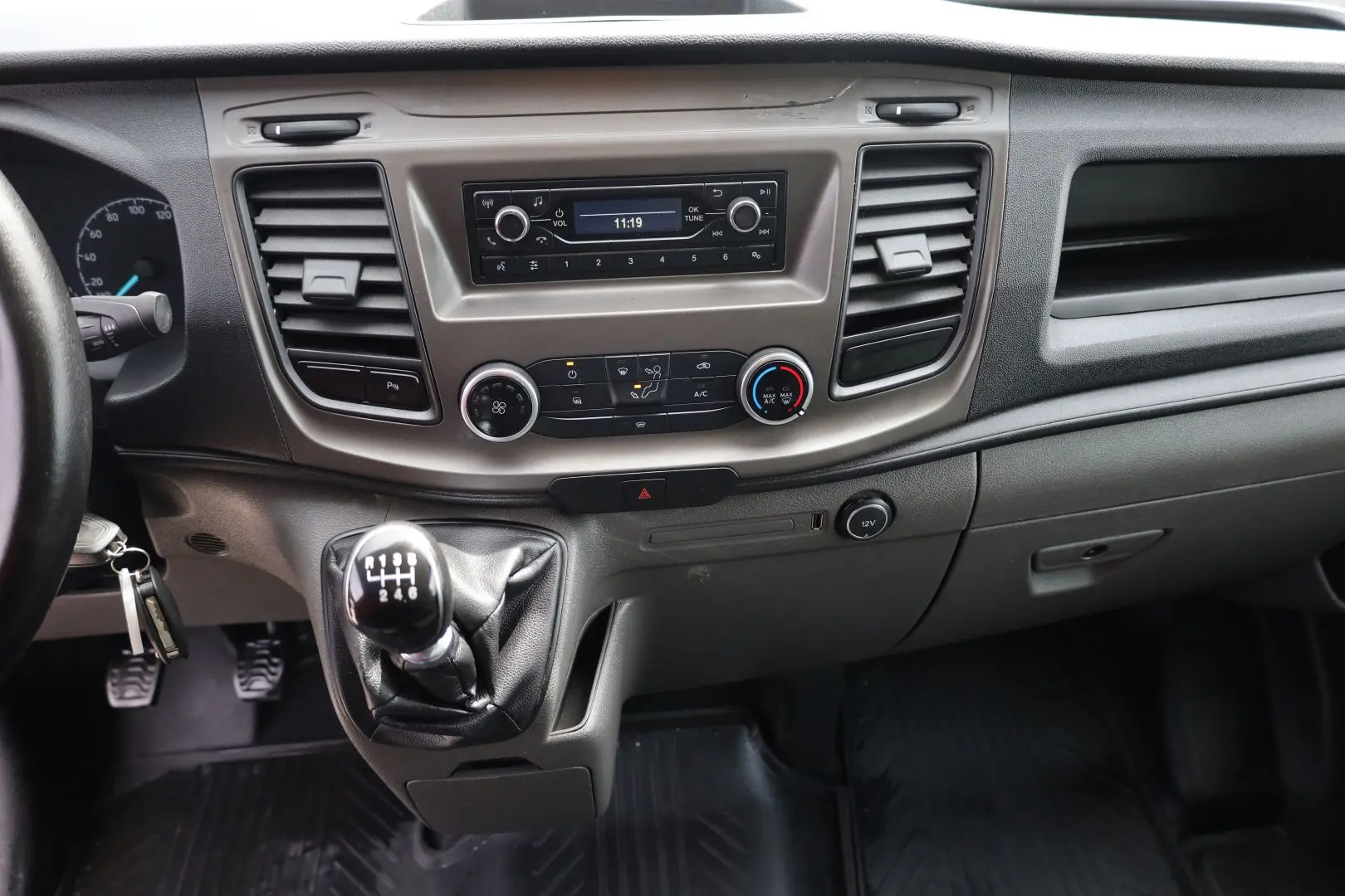 FORD TRANSIT CUSTOM L2H1 2.0D