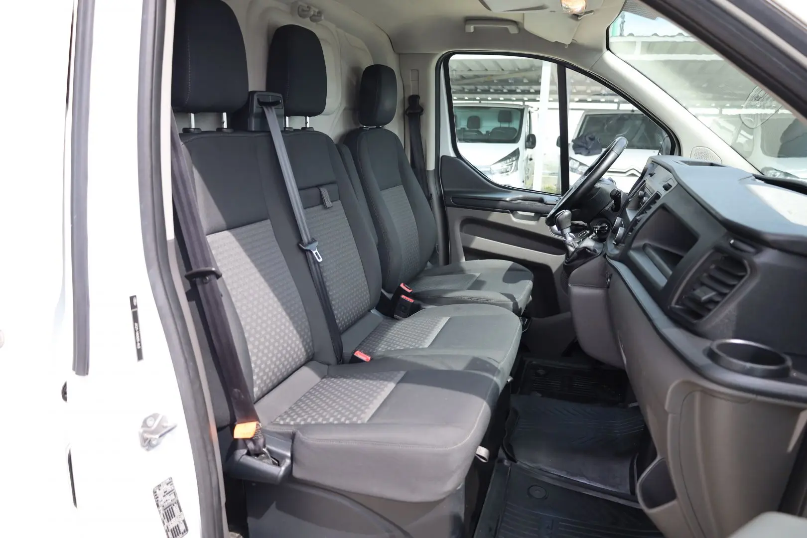 FORD TRANSIT CUSTOM L2H1 2.0D