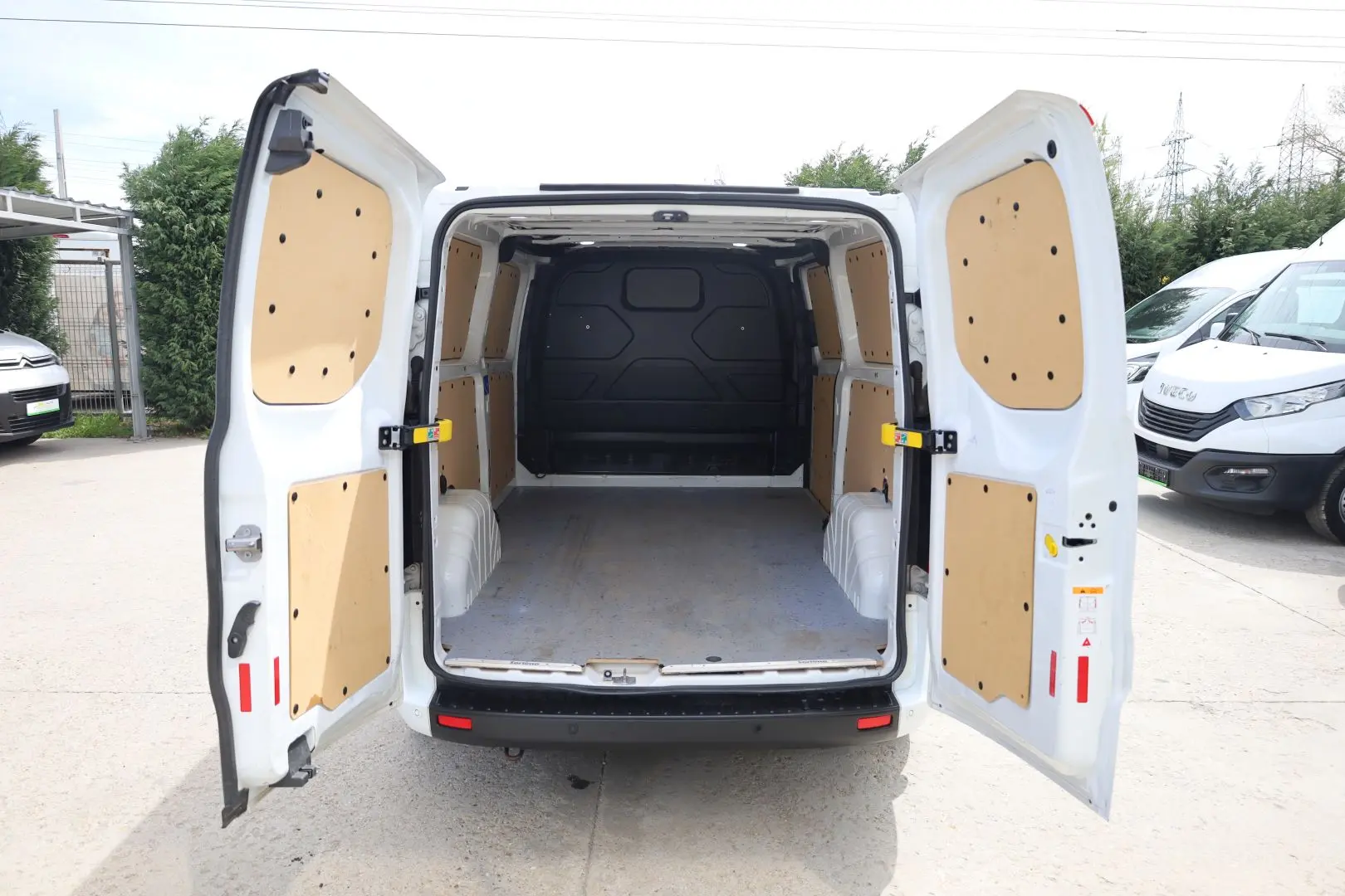 FORD TRANSIT CUSTOM L2H1 2.0D