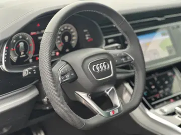 Audi Q8 50 TDI quattro/SLine/Pano/Matrix
