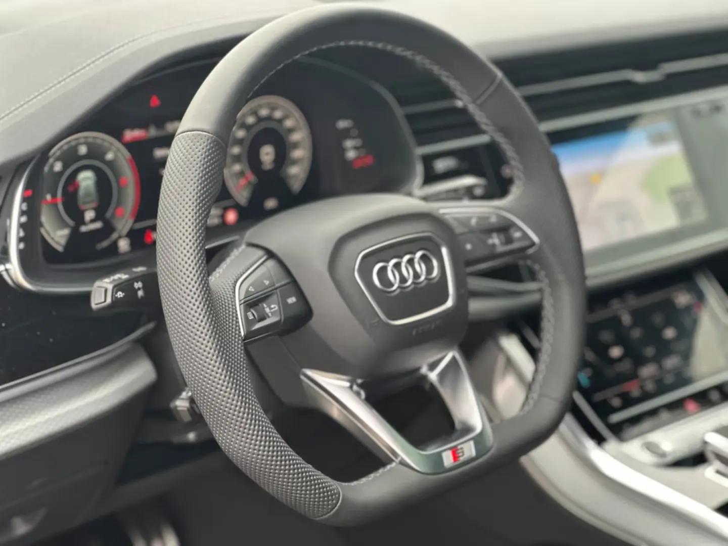 Audi Q8 50 TDI quattro/SLine/Pano/Matrix