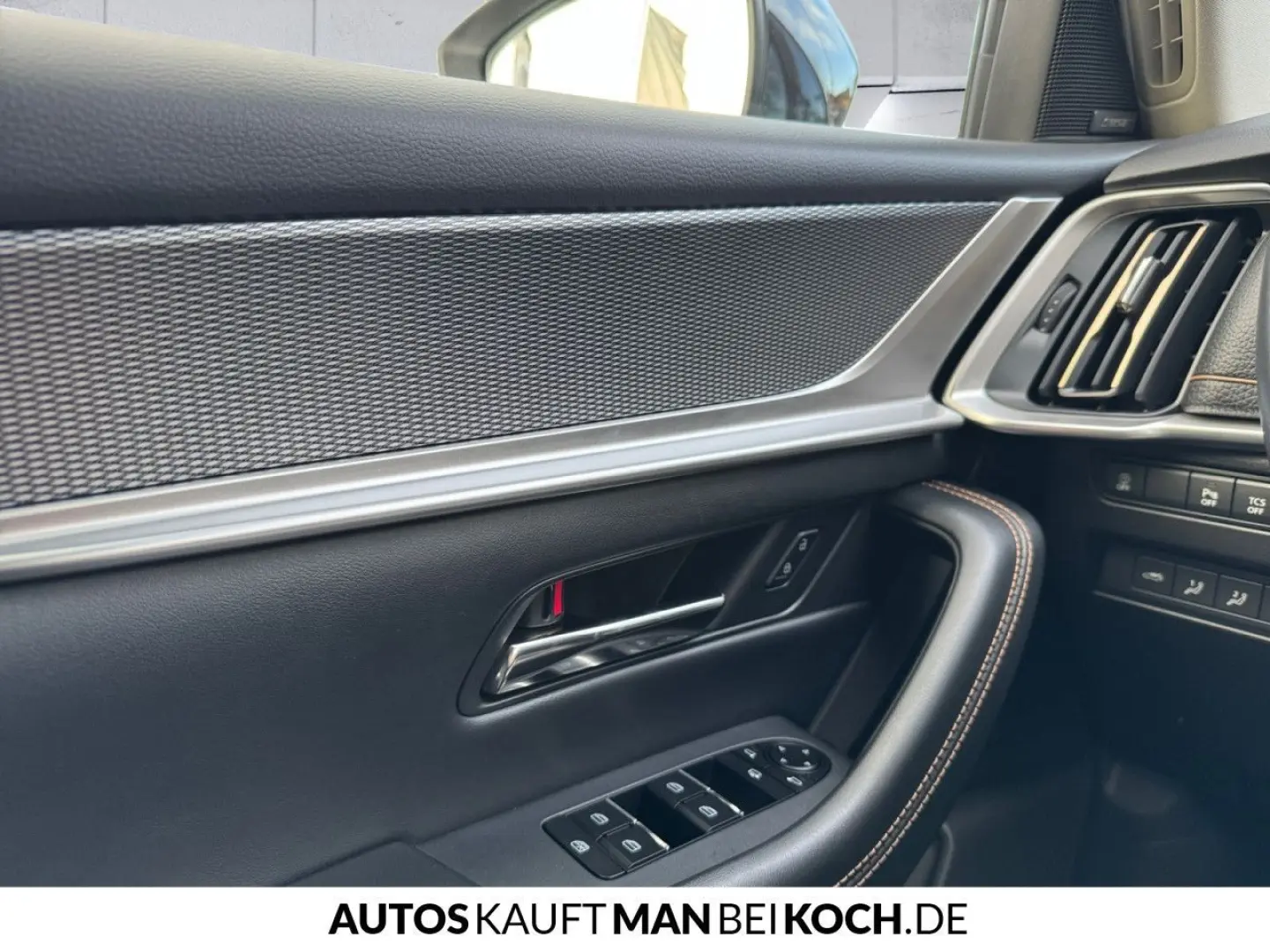 CX-60 AWD PHEV HOMURA MatrixLED ACC 360 HUD BOSE