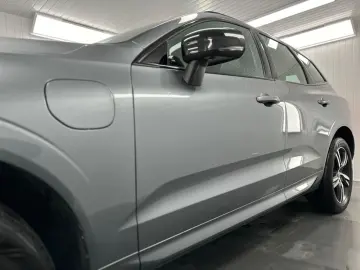 XC60 R Design T8  Recharge Plug-In Hybrid AWD