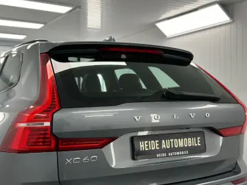 XC60 R Design T8  Recharge Plug-In Hybrid AWD
