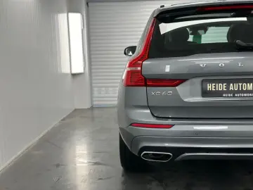 XC60 R Design T8  Recharge Plug-In Hybrid AWD