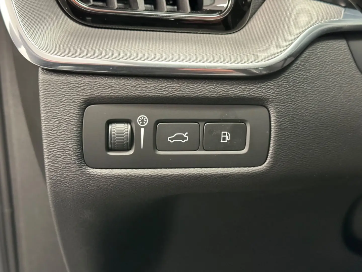 XC60 R Design T8  Recharge Plug-In Hybrid AWD