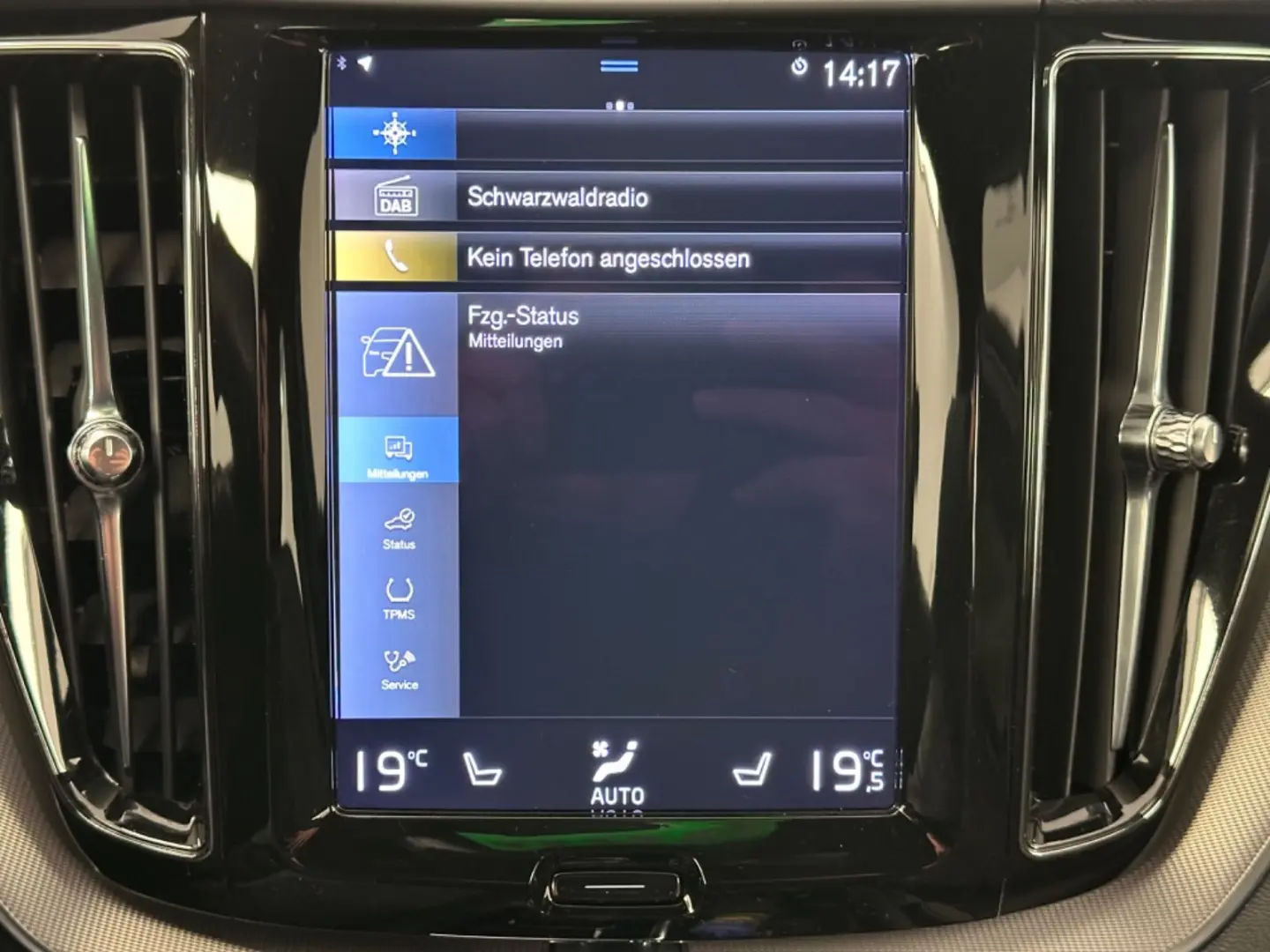 XC60 R Design T8  Recharge Plug-In Hybrid AWD