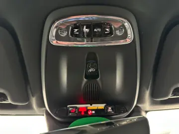 XC60 R Design T8  Recharge Plug-In Hybrid AWD